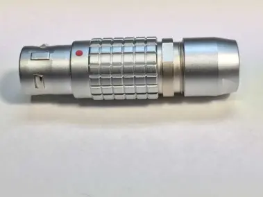 An FG plug from the B Series mount plugs by Alpine Electronics